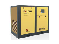 吊車(chē)“失足”,甩下3噸重空壓機(jī)