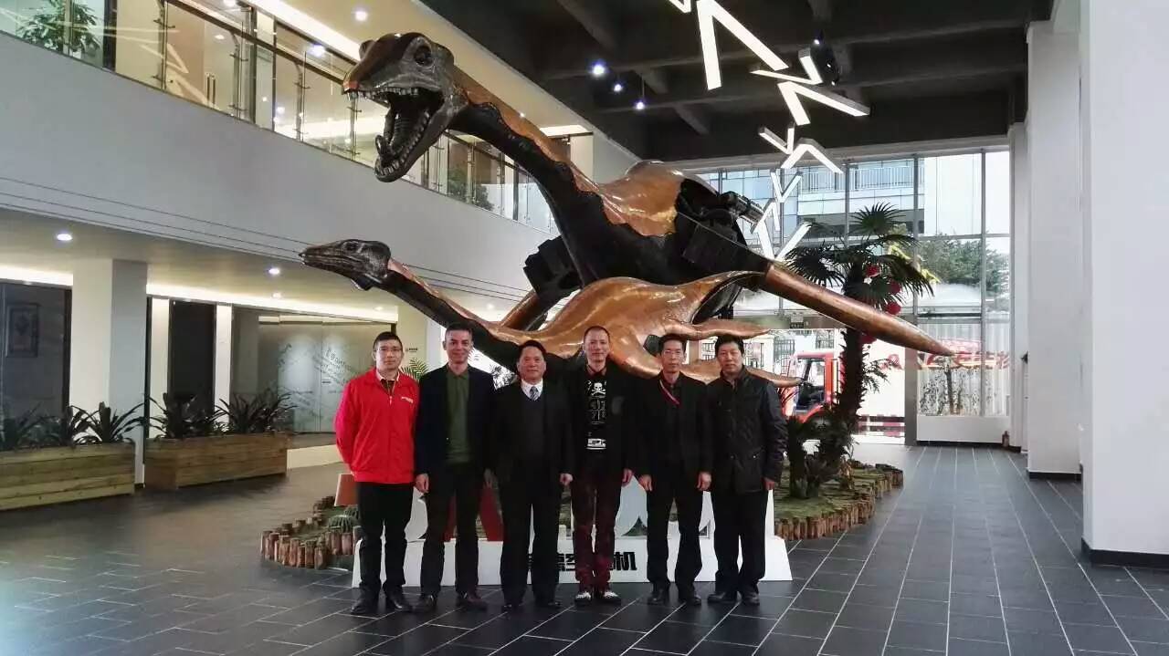 東鵬控股董事長、佛山市梅州商會會長何新明蒞臨葆德控股集團參觀考察